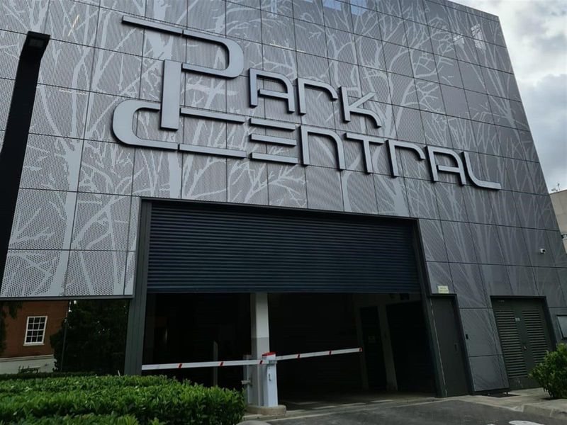 Apartment For Sale in Rosebank Johannesburg - Photo 5