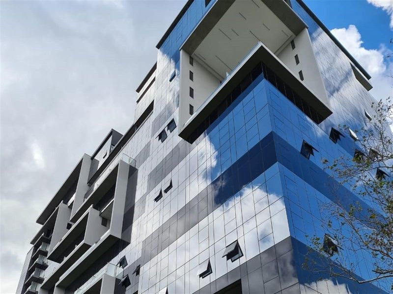 Apartment For Sale in Rosebank Johannesburg - Photo 4