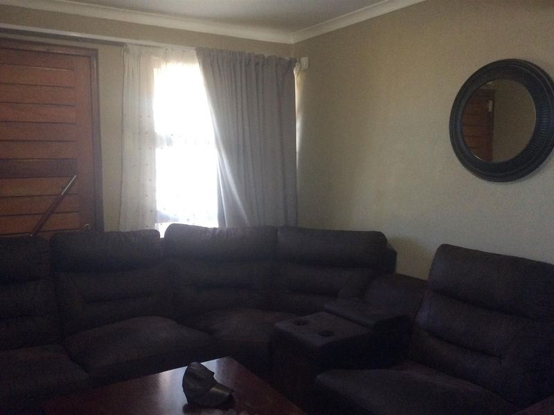 House For Sale in Kwanobuhle, Uitenhage - Photo 10