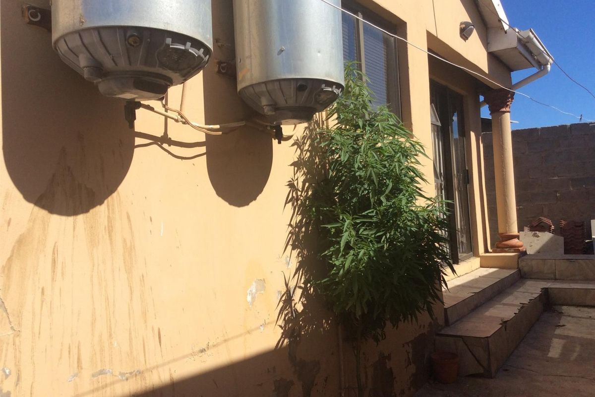 House For Sale in Kwanobuhle, Uitenhage - Photo 4