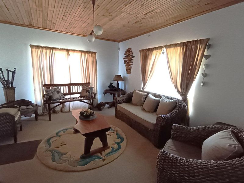 House For Sale in Noorsekloof, Jeffreys Bay - Photo 8