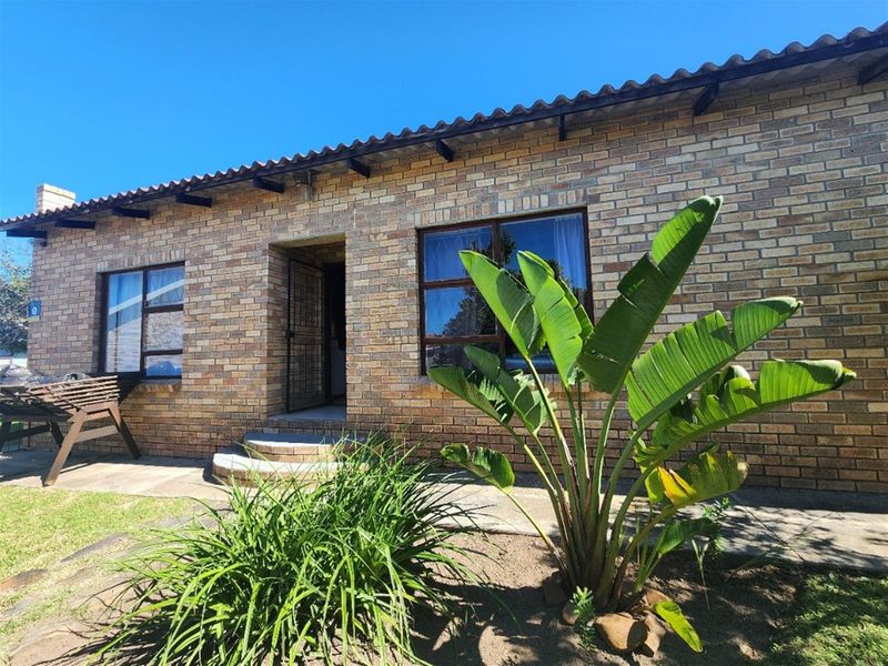 House For Sale in Noorsekloof, Jeffreys Bay - Photo 1