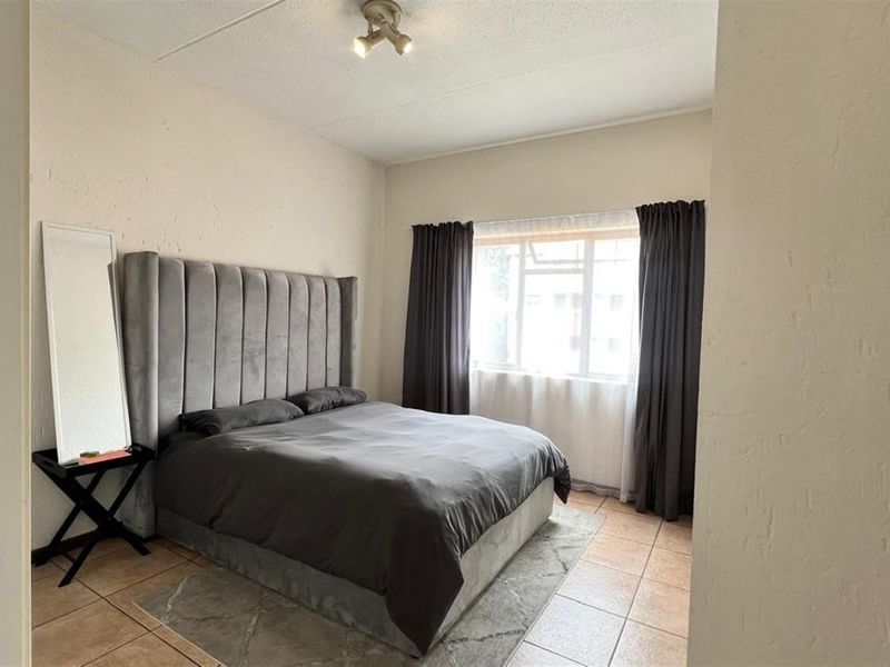 Spacious 2-Bedroom Apartment in Westwood Way - Photo 10