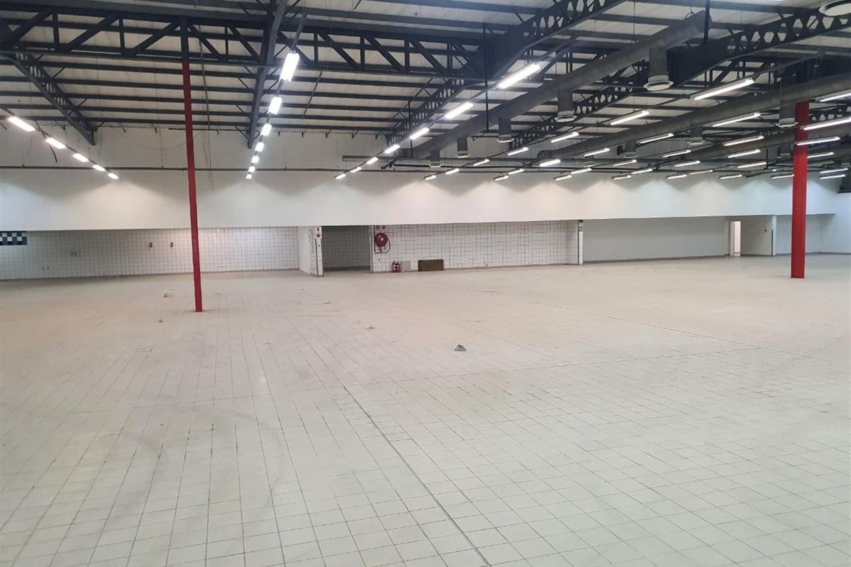 High-Exposure Retail Investment For Sale - Photo 4