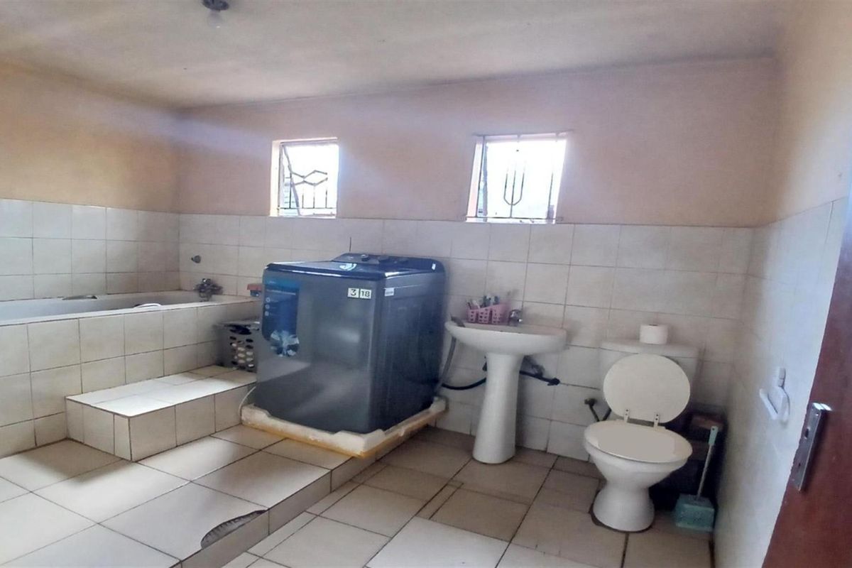 4-Bedroom Standalone Home for Sale in Roundebult - R640,000 - Photo 4