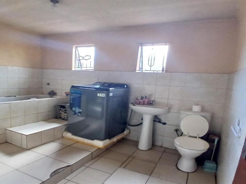 4-Bedroom Standalone Home for Sale in Roundebult - R640,000 - Photo 8