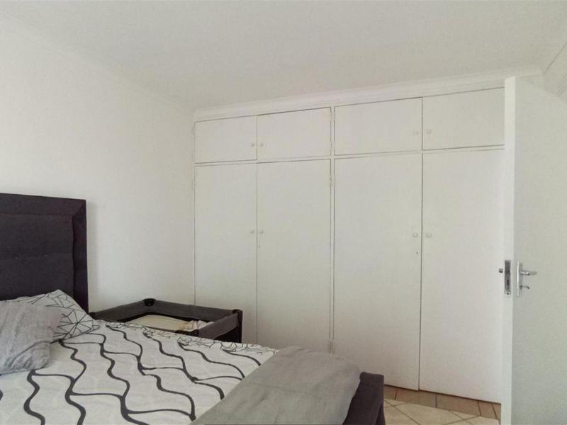 3-Bedroom Apartment for Sale in Ferndale, Randburg R1,055,000 - Photo 10