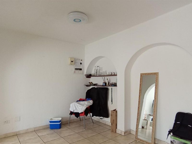 3-Bedroom Apartment for Sale in Ferndale, Randburg R1,055,000 - Photo 4