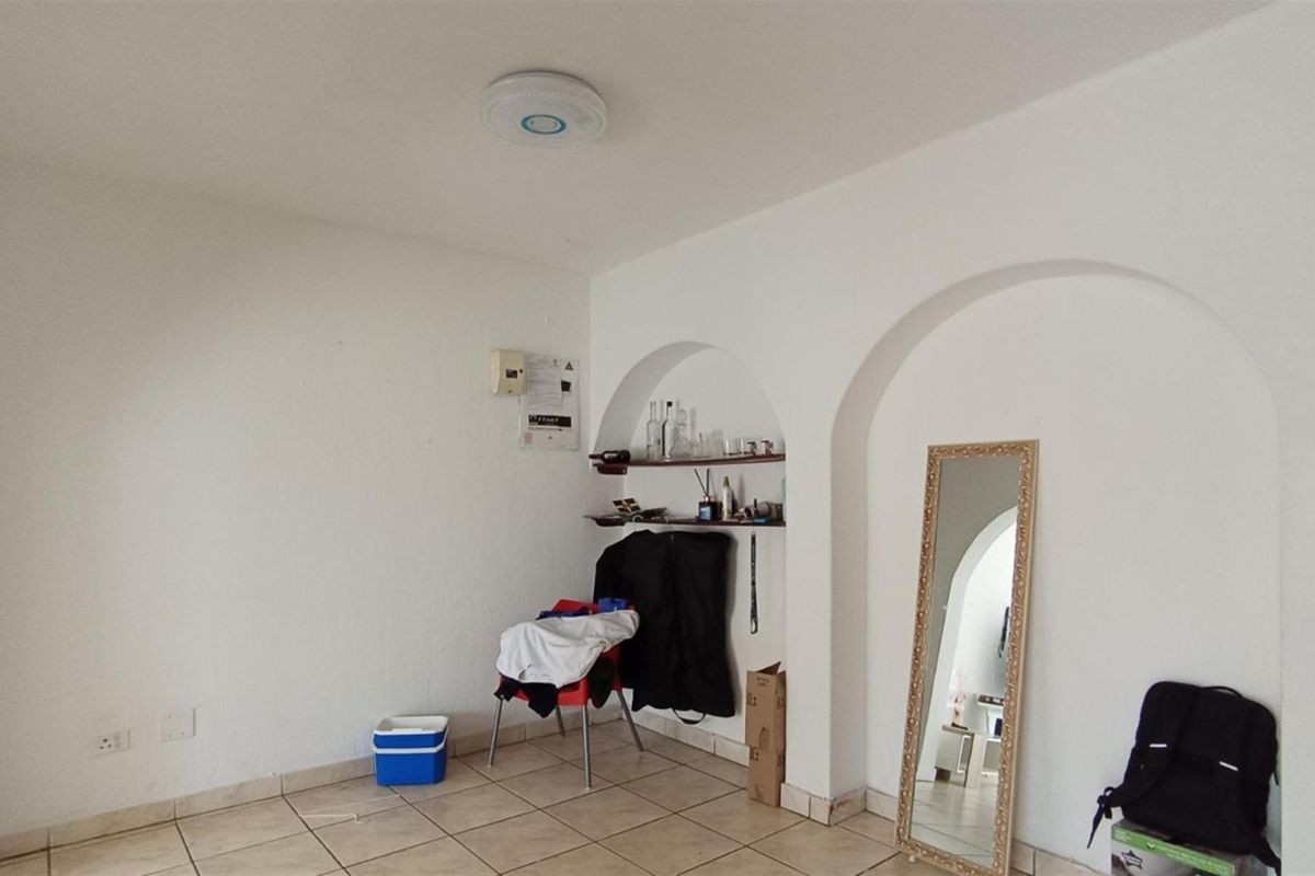 3-Bedroom Apartment for Sale in Ferndale, Randburg R1,055,000 - Photo 4