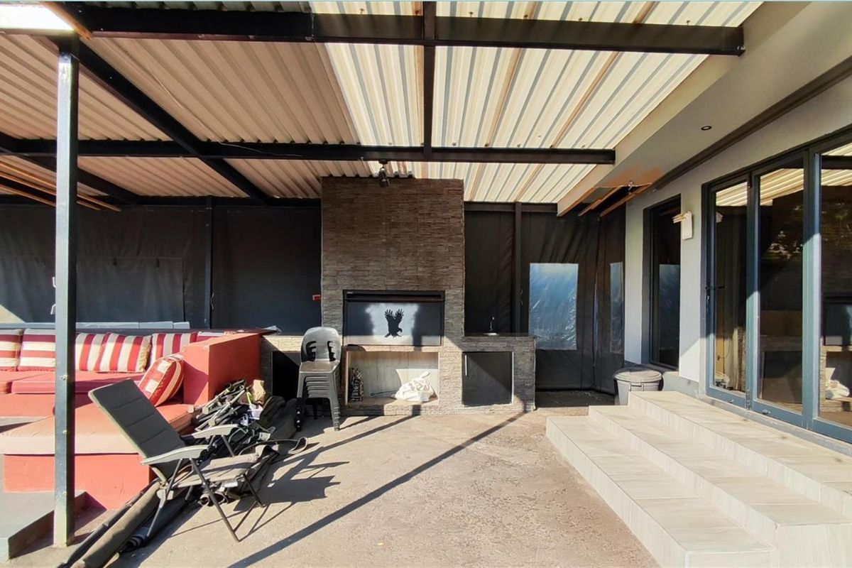 Spacious Apartment for Sale on Clarke Street, Rynfield - R3,490,000 - Photo 3