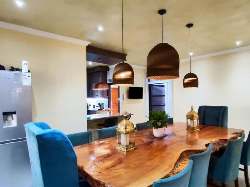 Spacious Apartment for Sale on Clarke Street, Rynfield - R3,490,000 - Photo 8