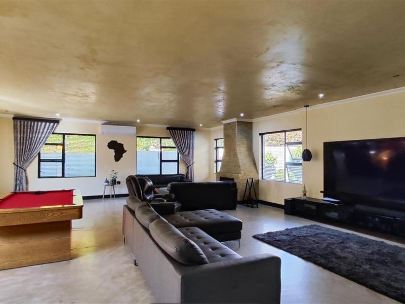 Spacious Apartment for Sale on Clarke Street, Rynfield - R3,490,000 - Photo 2