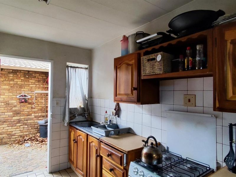 2 Bed Duplex in Boksburg for R750 000 - Photo 8