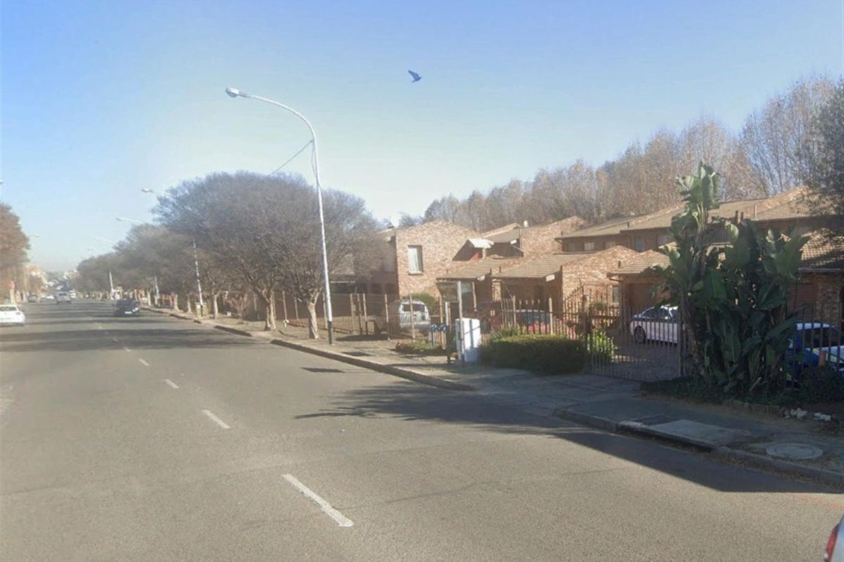 2 Bed Duplex in Boksburg for R750 000 - Photo 2