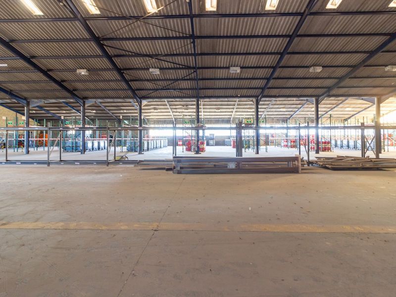 Industrial Facility with Yard to Rent in Markman - Photo 10