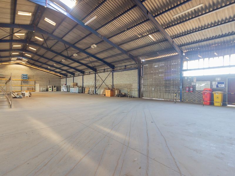 Industrial Facility with Yard to Rent in Markman - Photo 3