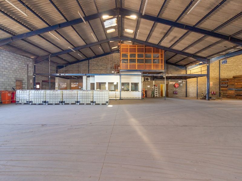 Industrial Facility with Yard to Rent in Markman - Photo 4