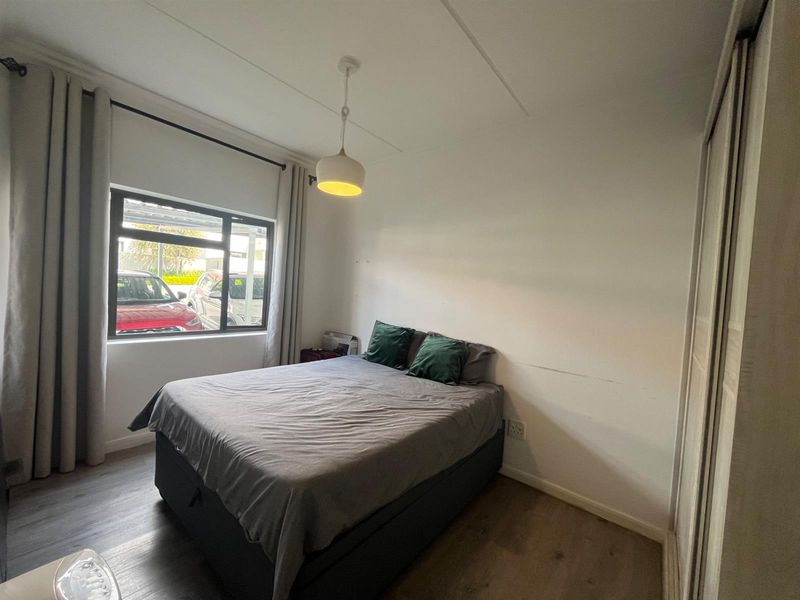 Beautiful 2-Bedroom Ground floor Garden Unit | Perfect Starter Home or Investment - Photo 7