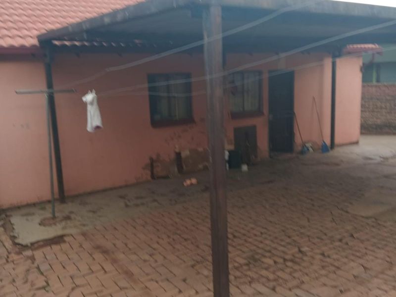 3 Bedroom House For Sale in Mahube Valley, Pretoria - Photo 2