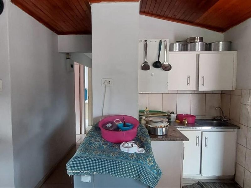 Spacious 4‐Bedroom Family Home with Open‐Plan Living - Photo 4