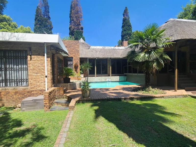 Modern Gem with Private Dam Access | Dalpark Extension 1 - Photo 2