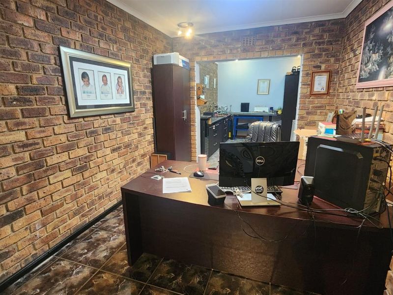 Modern Gem with Private Dam Access | Dalpark Extension 1 - Photo 7