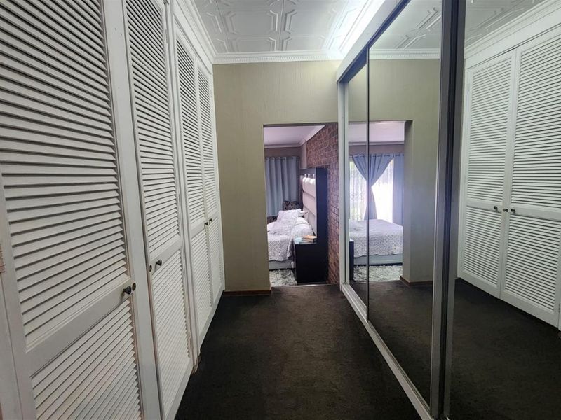 Modern Gem with Private Dam Access | Dalpark Extension 1 - Photo 4