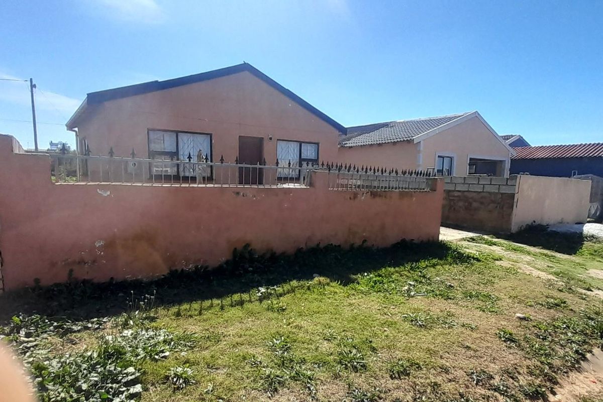 House For Sale in Port Elizabeth, Eastern Cape - Photo 3