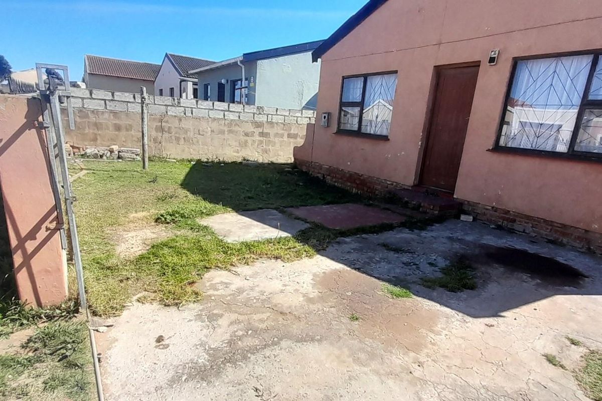 House For Sale in Port Elizabeth, Eastern Cape - Photo 4