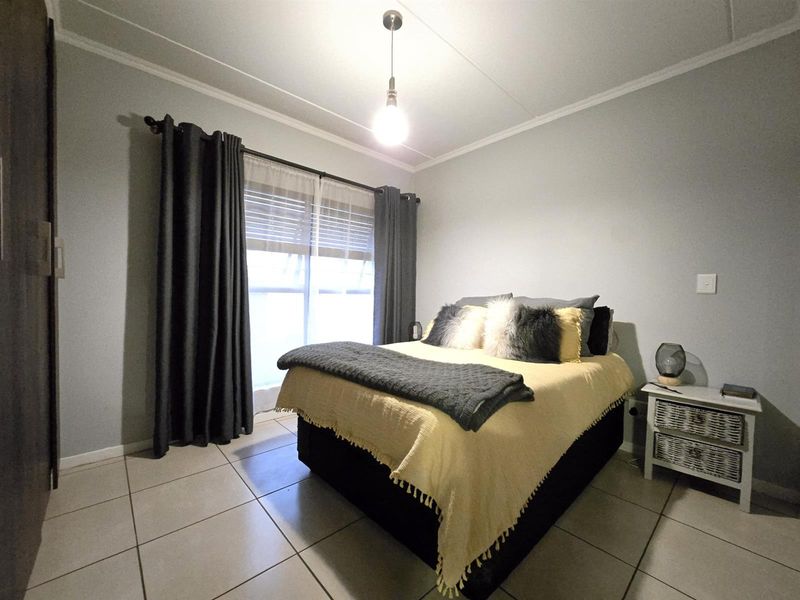 Pet Friendly Ground Floor Apartment For Sale in Malakite, Greenstone Hill - Photo 9