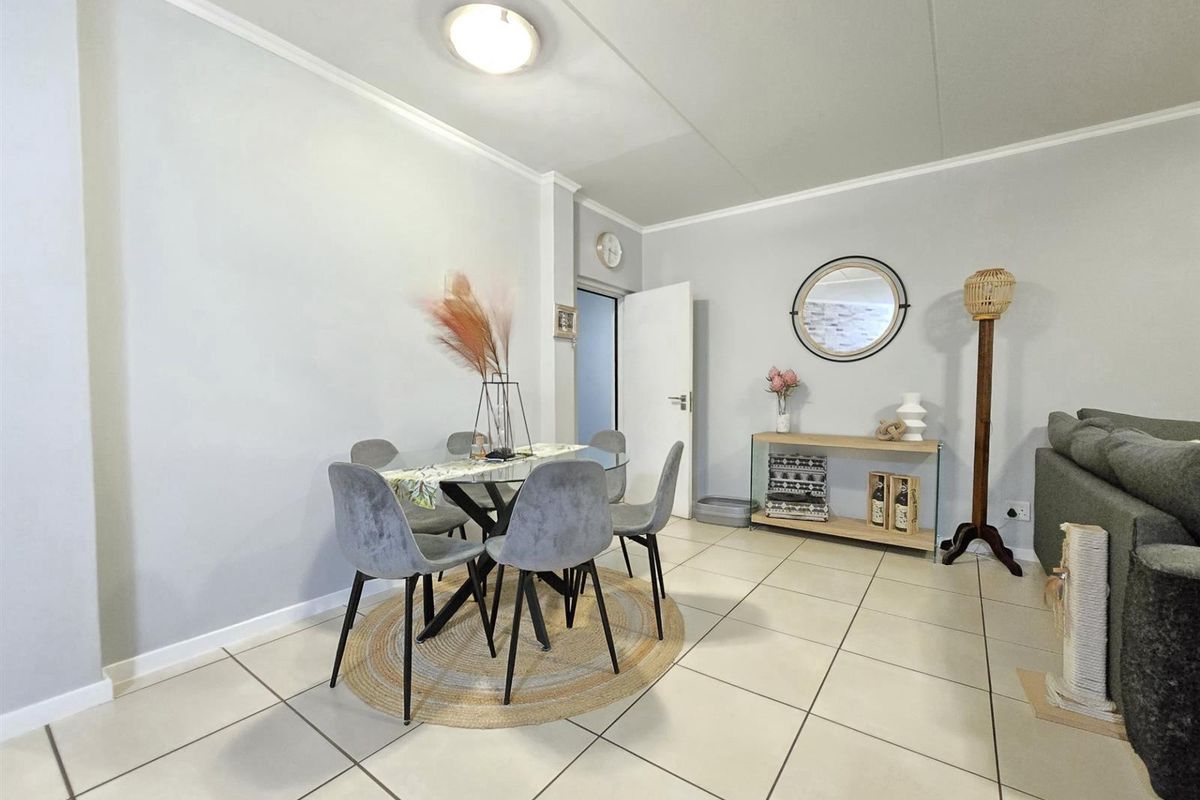 Pet Friendly Ground Floor Apartment For Sale in Malakite, Greenstone Hill - Photo 5