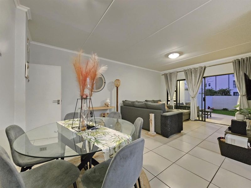 Pet Friendly Ground Floor Apartment For Sale in Malakite, Greenstone Hill - Photo 2