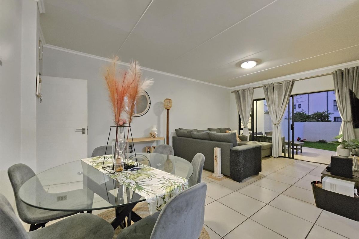 Pet Friendly Ground Floor Apartment For Sale in Malakite, Greenstone Hill - Photo 2