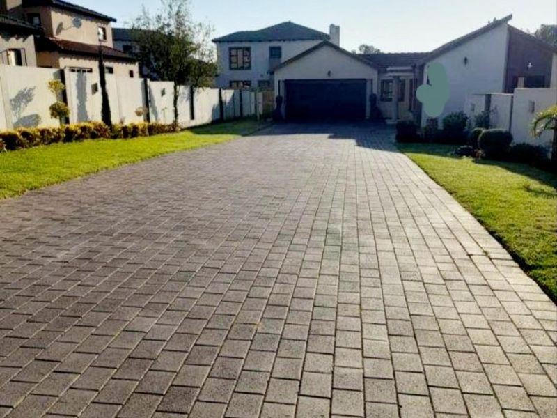 Heavenly 3-Bedroom Home in the Heart of Thatchfield! - Photo 3