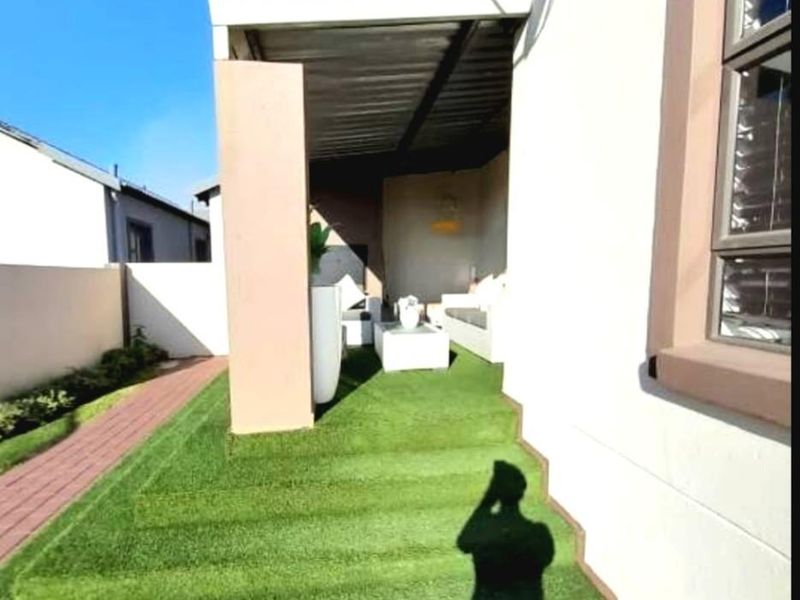 Heavenly 3-Bedroom Home in the Heart of Thatchfield! - Photo 10