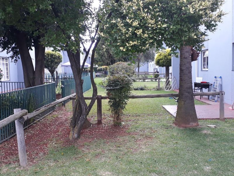 Modern townhouse For Sale in Beyers Park, Boksburg - Photo 2