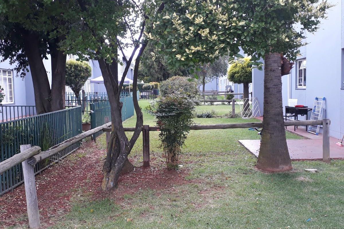 Modern townhouse For Sale in Beyers Park, Boksburg - Photo 2