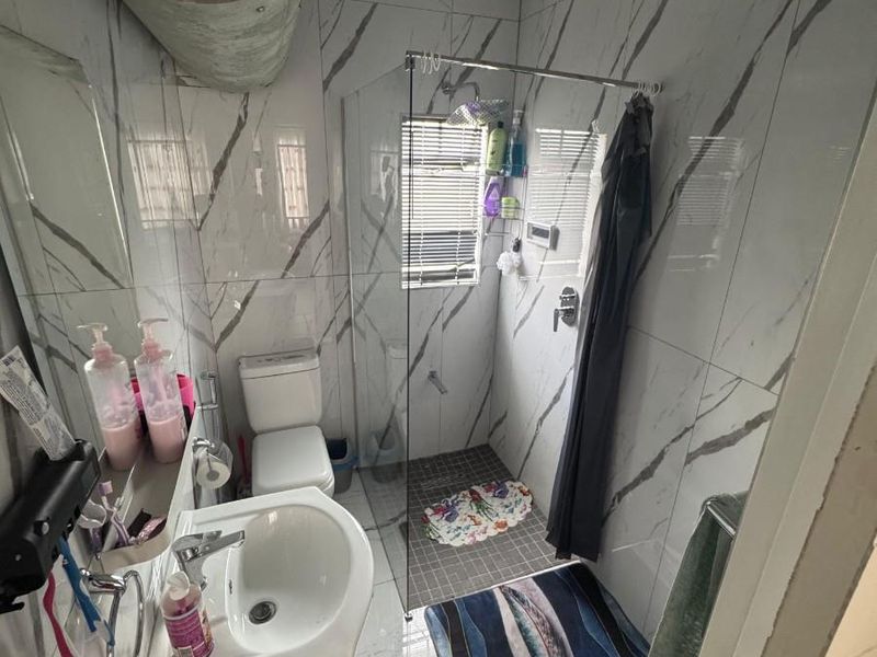 Modern townhouse For Sale in Beyers Park, Boksburg - Photo 8