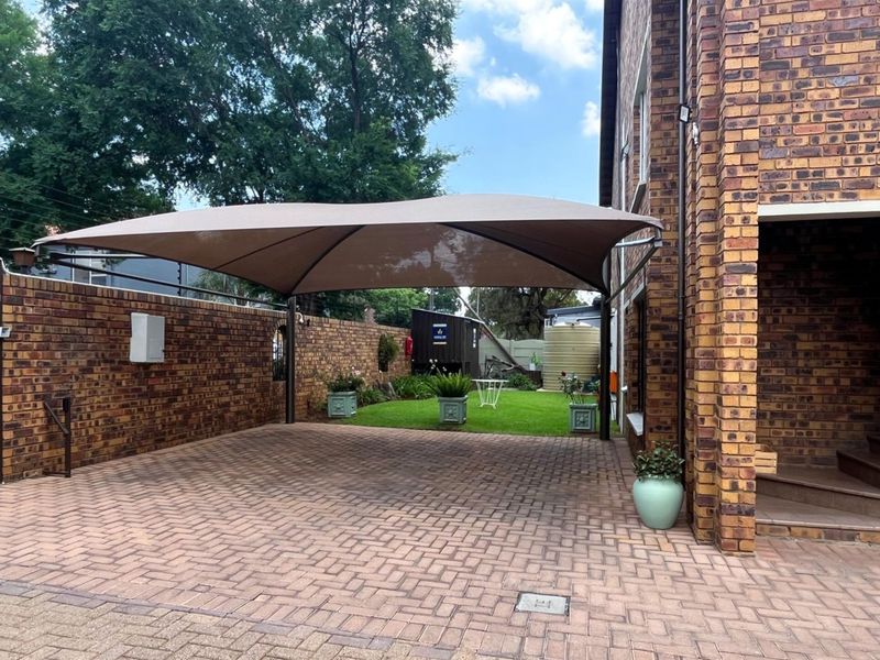 Spacious 3 Bedroom Apartment with Solar For Sale in New Redruth! - Photo 4