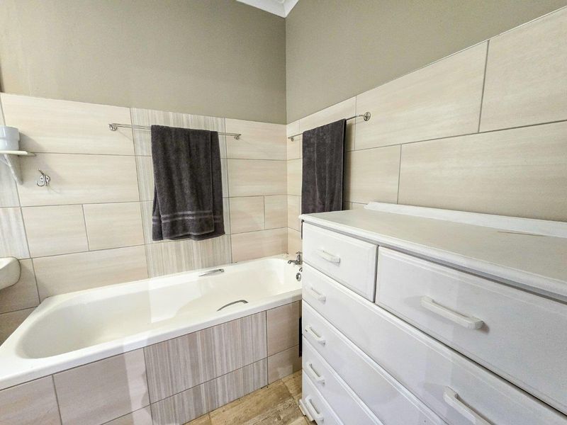 House For Sale in Stilbaai Wes, Stilbaai - Photo 9