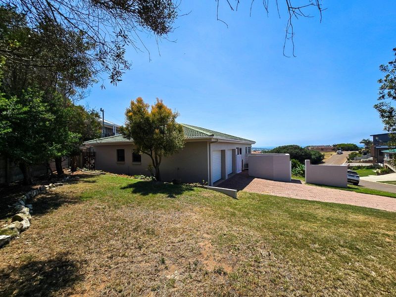 House For Sale in Stilbaai Wes, Stilbaai - Photo 3