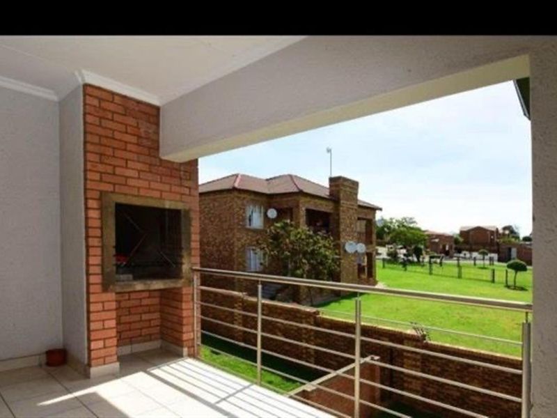 2 Bed Apartment To Rent in Midrand - Photo 7