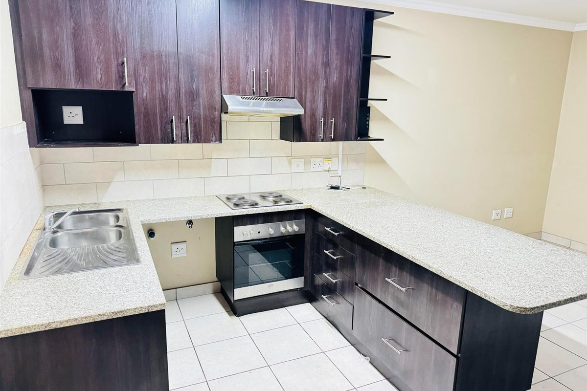 2 Bed Apartment To Rent in Midrand - Photo 4