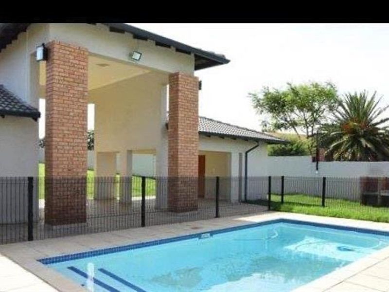 2 Bed Apartment To Rent in Midrand - Photo 3