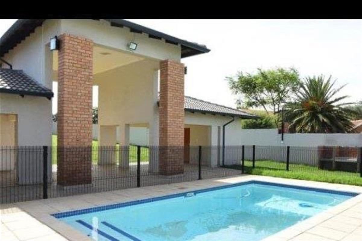 2 Bed Apartment To Rent in Midrand - Photo 3