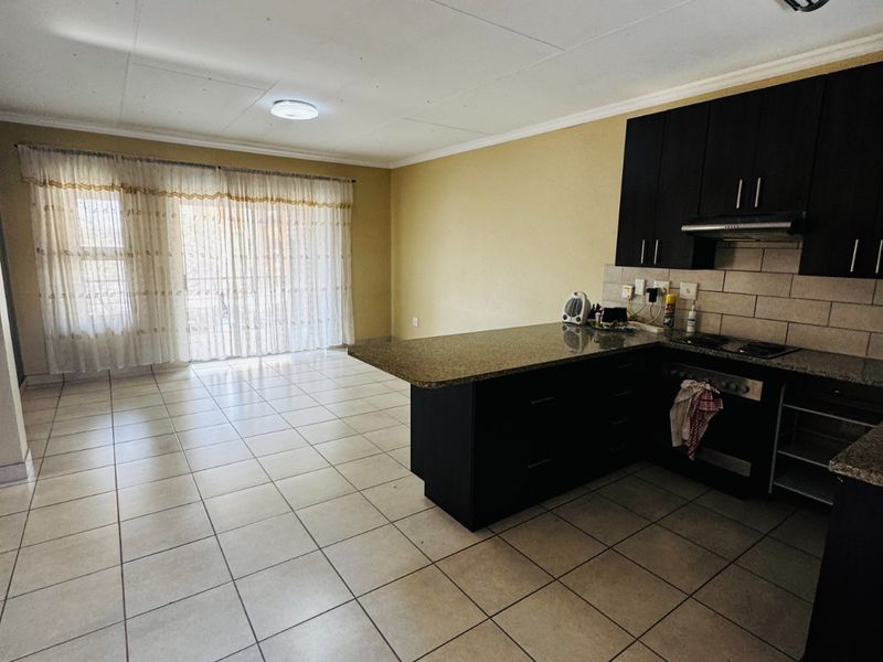 2 Bed Apartment To Rent in Midrand - Photo 5