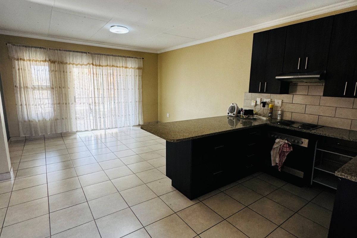 2 Bed Apartment To Rent in Midrand - Photo 5