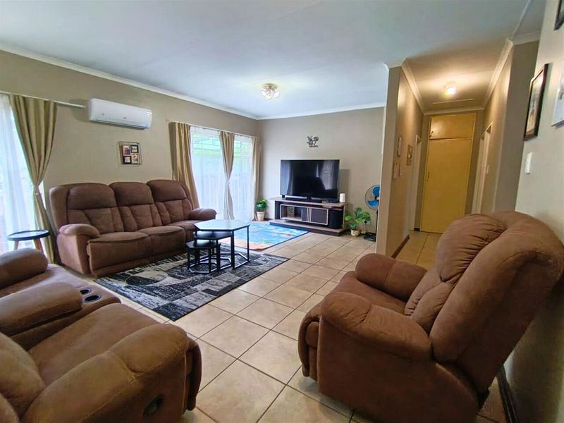 Modern Ground-Floor 2-Bedroom Apartment - La Montagne - Photo 2