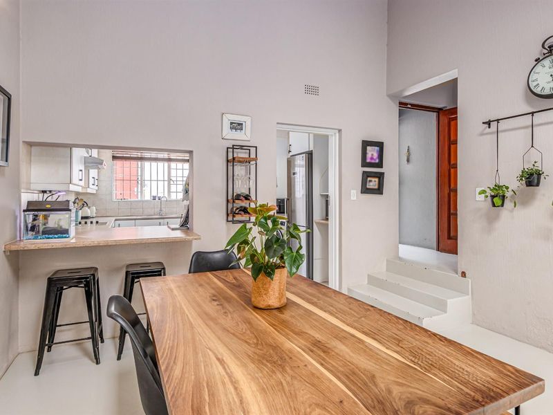 Modern and Charming Semi-Detached 3-Bedroom Townhouse with Exceptional Privacy - Photo 6