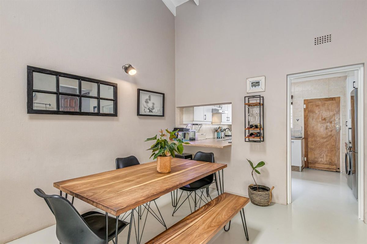 Modern and Charming Semi-Detached 3-Bedroom Townhouse with Exceptional Privacy - Photo 5